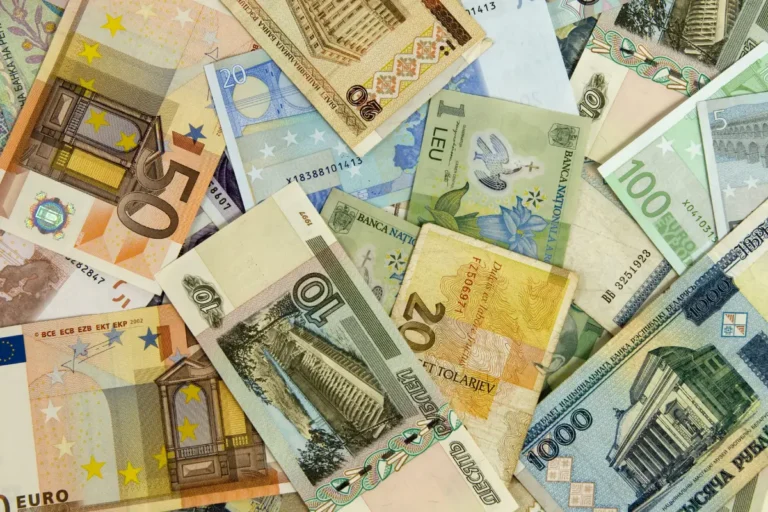 How Much Foreign Currency Allowed to Carry Out of India?